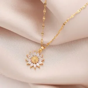 Luxury Style Flower Zirconia Pendant
